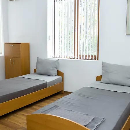 Top Spot - 2bd Unique Location, Center, Sea Garden